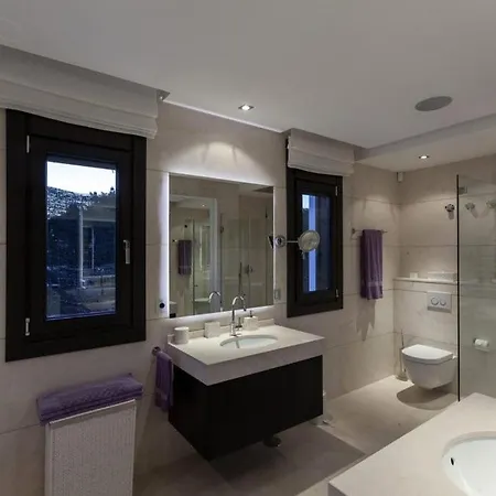 Villa Private Pool With 5 Bedrooms