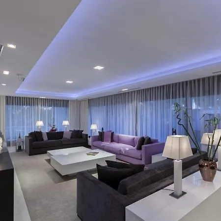 Private Pool With 5 Bedrooms Villa Marbella