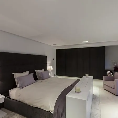 Private Pool With 5 Bedrooms *