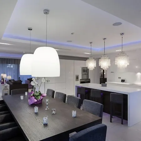 Private Pool With 5 Bedrooms * Marbella