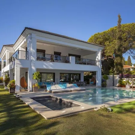 Private Pool With 5 Bedrooms Marbella